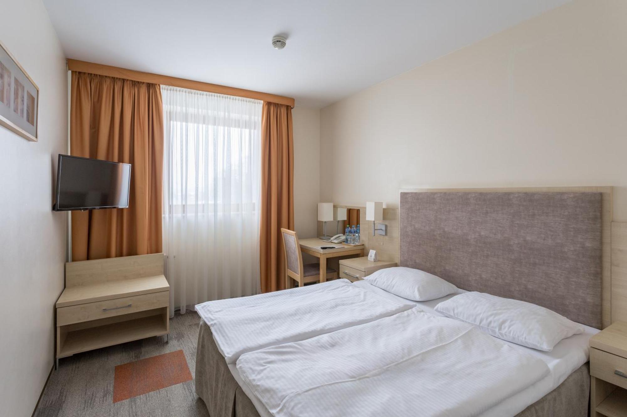 Hotel Orange Przeźmierowo Eksteriør billede