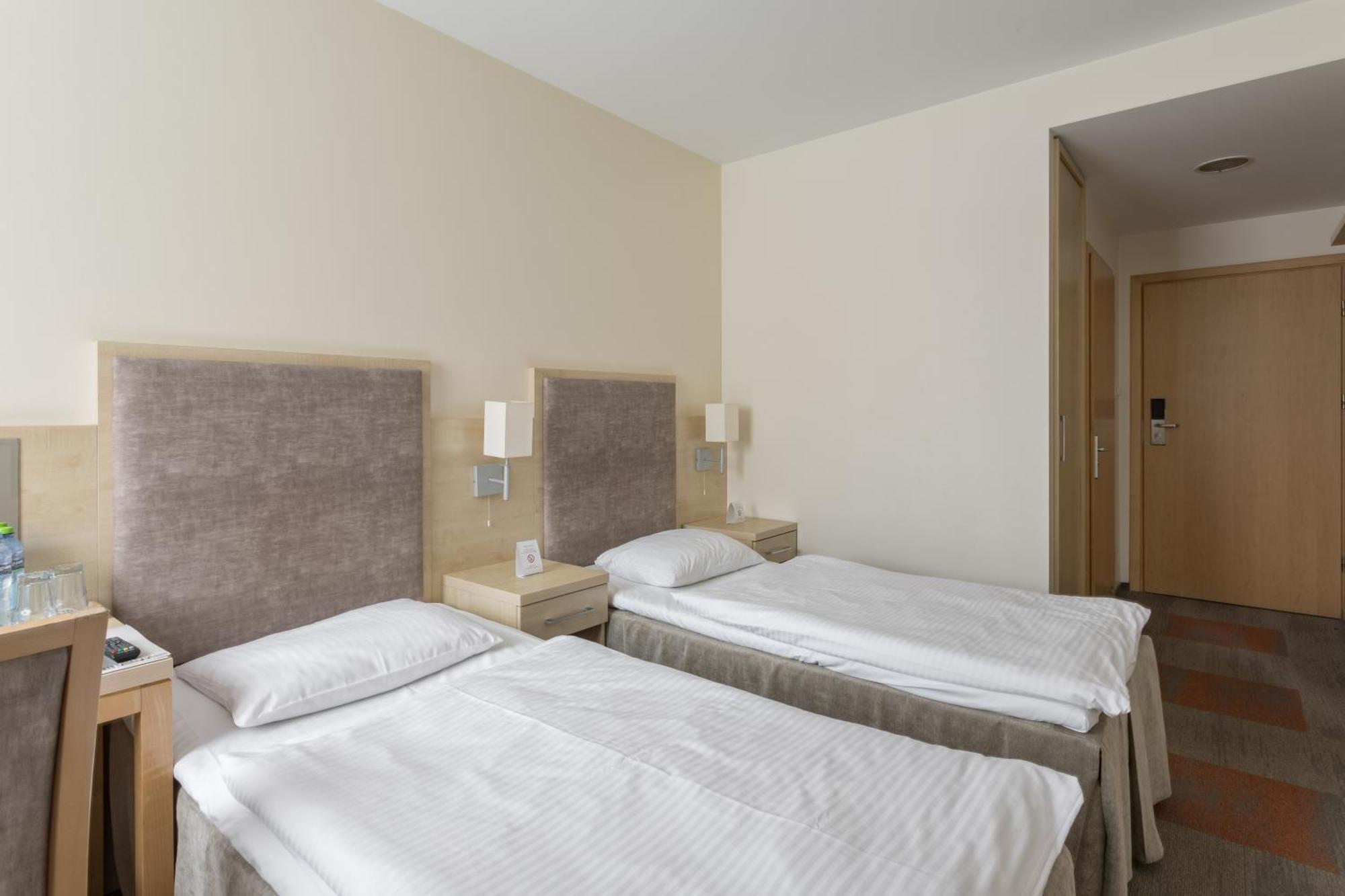 Hotel Orange Przeźmierowo Eksteriør billede